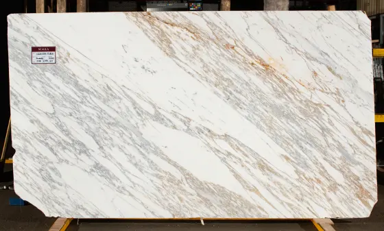 Scalla Naturale — Calacatta Velagio