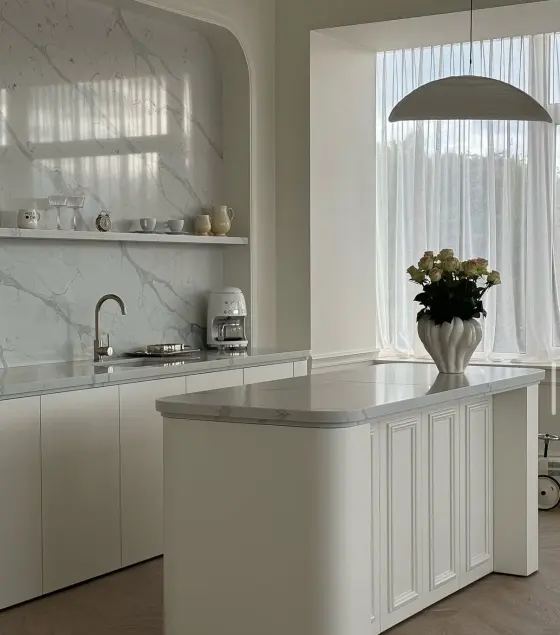 7500 Calacatta Arras — виріб з каменю з виразною фактурою каменю від EDELWEISS