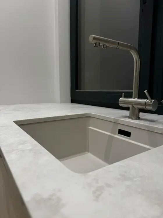8100 Mulen — виріб з каменю з виразною фактурою каменю від EDELWEISS